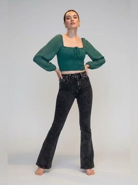 KanCan High Rise Acid Wash Flare Jeans 24 & B.O.G Green Top XS Set